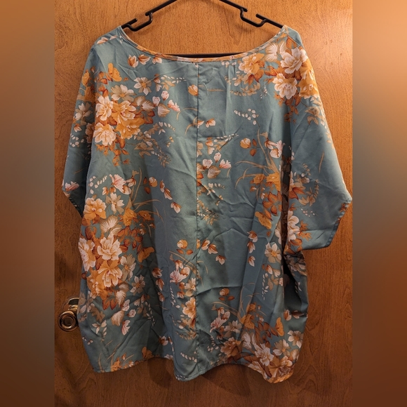 Shein Floral Notched Blouse 3X - Picture 2 of 2